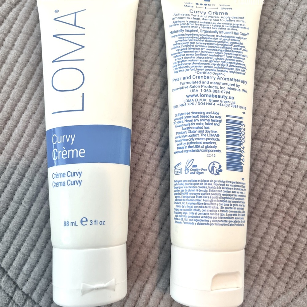 LOMA Curvy Crème - Blue and White Moisturizer